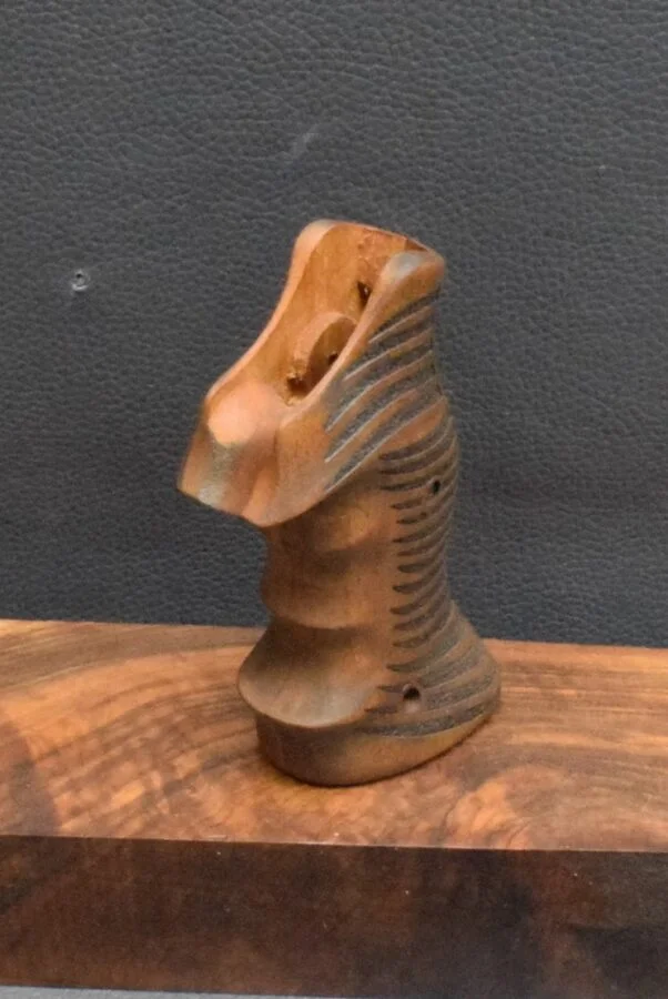 Smith &Wesson K-L Frame, Target, Ausführung 8, gestreift, Nußbaum – Bild 4