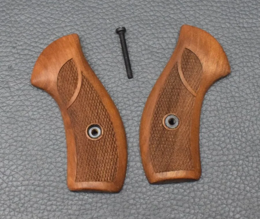 Smith & Wesson J-Rahmen Holzgriffschalen, rautiert unterbrochen, Neuware