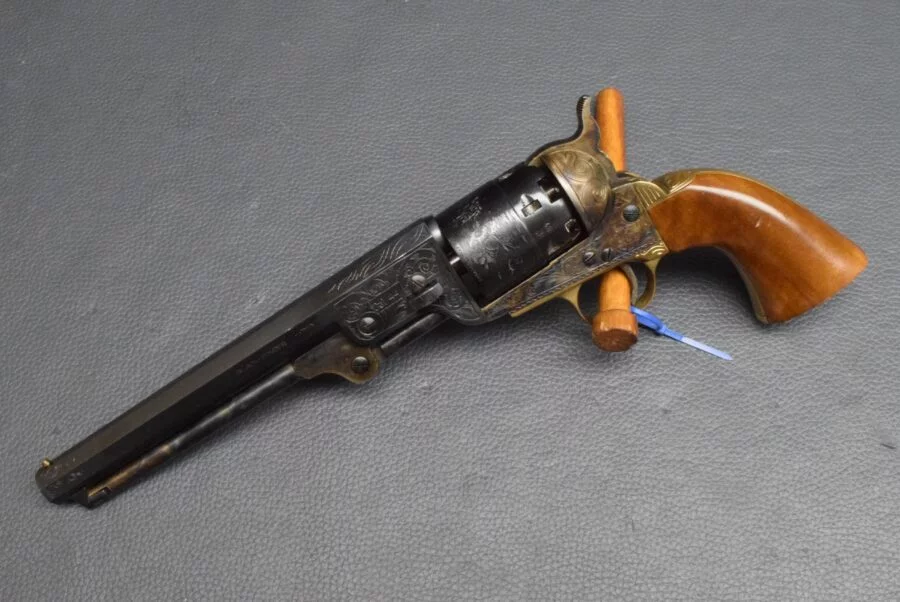 Colt Navy 1851, Kaliber 44, graviert, Hersteller FAP – Bild 3