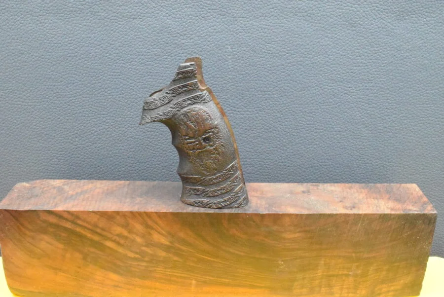 Smith &Wesson K-L Frame, Ausführung 26,Wikinger, squarebutt, Nußbaum