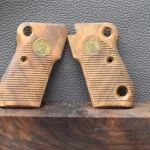 Beretta M 1951,Tariq 951, MAK Griffe, Walnuss, Oberfläche Geschlitzt/Glatt, Befestigung von der Seite, Neuware zum Sonderpreis!