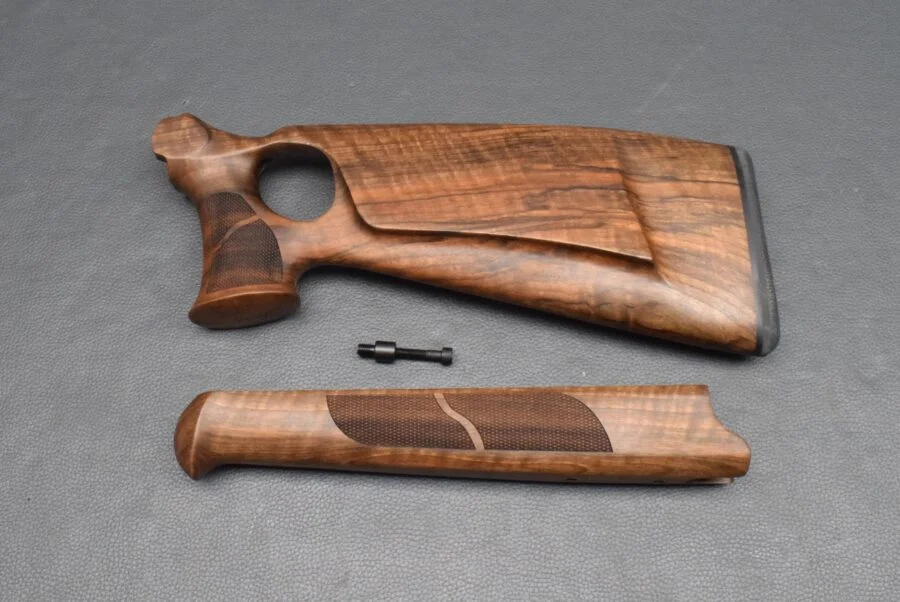 Blaser R93, Jagd-Lochschaft Set, 2-teilig, Nußbaum HK V, bayr. Backe, Neuware