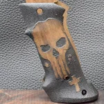 Colt 1911, Targetgriff, Walnuss, Logo Totenkopf mit Kreuz, Neuware, Zum Sonderpreis !