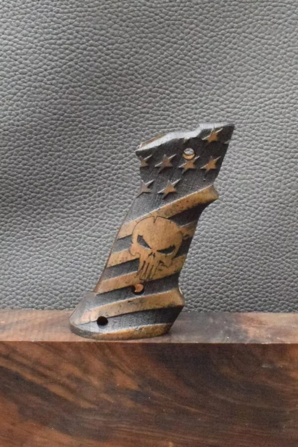 Colt 1911, Targetgriff, Walnuss, Logo Totenkopf/American Flag, Neuware, Zum Sonderpreis ! – Bild 3