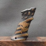 Colt 1911, Targetgriff, Walnuss, Logo Totenkopf/American Flag, Neuware, Zum Sonderpreis !