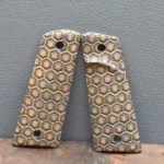 Colt 1911 , Ausführung 54, Waben, Daumenauflage, Nußbaum