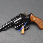 Smith & Wesson Modell 31-1 brüniert, Kaliber 32S&W Special, 4″ Lauf, Holzgriff, gut