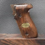 Sig/Sauer, P 228, Oberfläche Glatt mit Emblem, Walnuss, Neuware zum Sonderpreis!