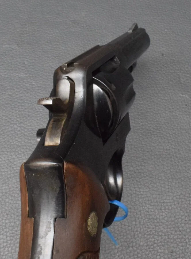 Smith & Wesson Modell 13-4 brüniert, Kaliber 357 Mag, 4″ Lauf, Holzgriff, gut – Bild 6