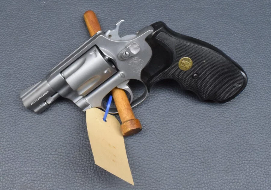 Smith & Wesson Modell 60, 2″, Kal. 38 Special, perlgestrahlt, sehr gut