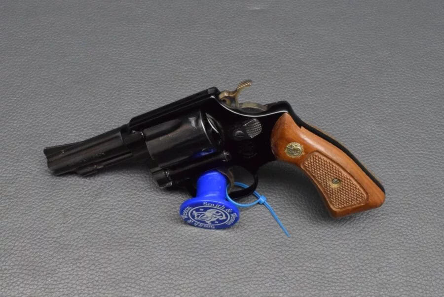Smith & Wesson Modell 37, Kaliber 38 Special, Revolver, 3″ Lauf, Holzgriff, sehr gut – Bild 3