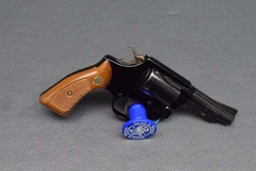 Smith & Wesson Modell 37, Kaliber 38 Special, Revolver, 3″ Lauf, Holzgriff, sehr gut – Bild 4